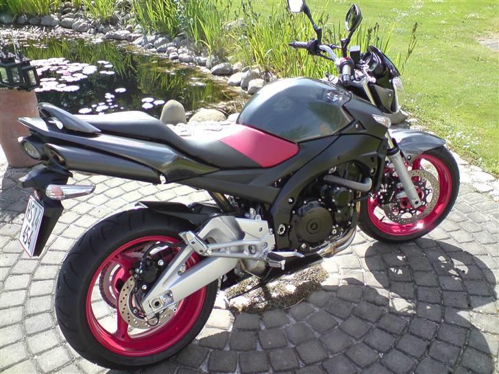 Suzuki GSR billede 6