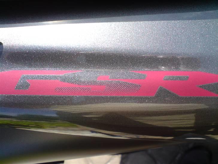 Suzuki GSR billede 7