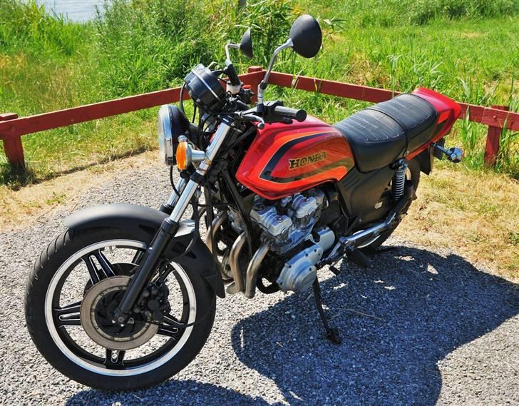 Honda CB 750 F - Honda på en god dag billede 1