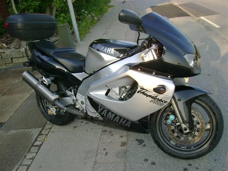 Yamaha YZF 1000 R SOLGT billede 8
