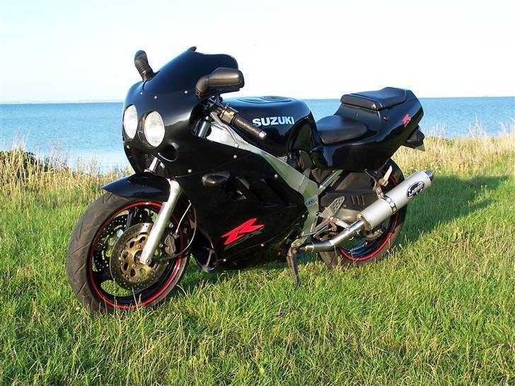 Suzuki GSXR 400 (Solgt) billede 4