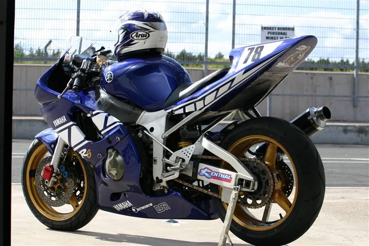 Yamaha YZF-R6   Banecykel Solgt  billede 2