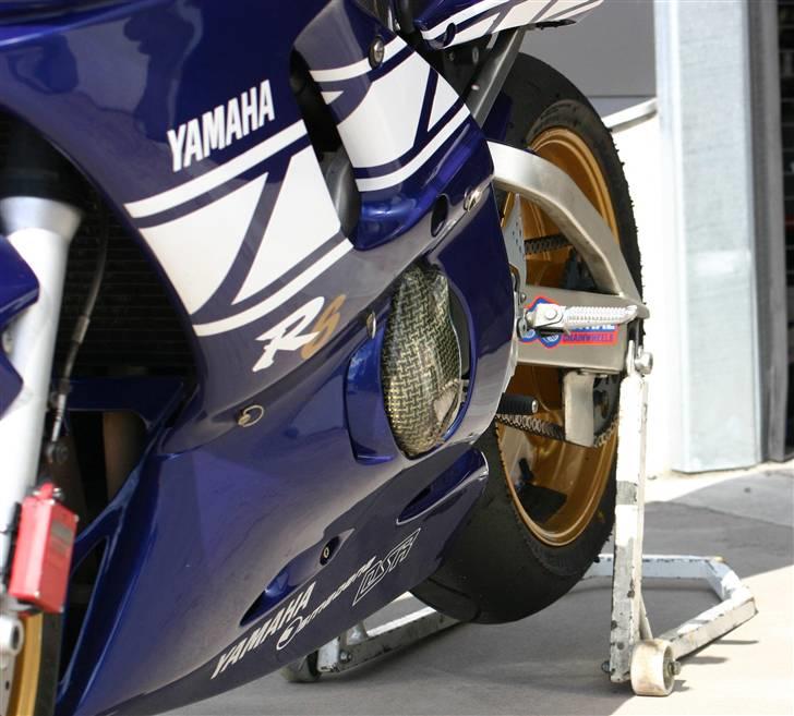 Yamaha YZF-R6   Banecykel Solgt  billede 3
