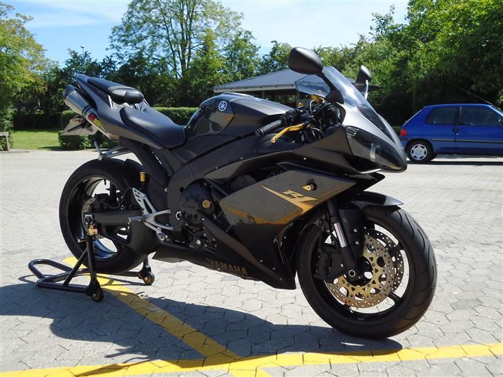 Yamaha R1 billede 3