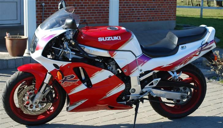 Suzuki GSXR 750 W (Til salg) - Her står den originalt, inden den blev omlakeret. billede 3