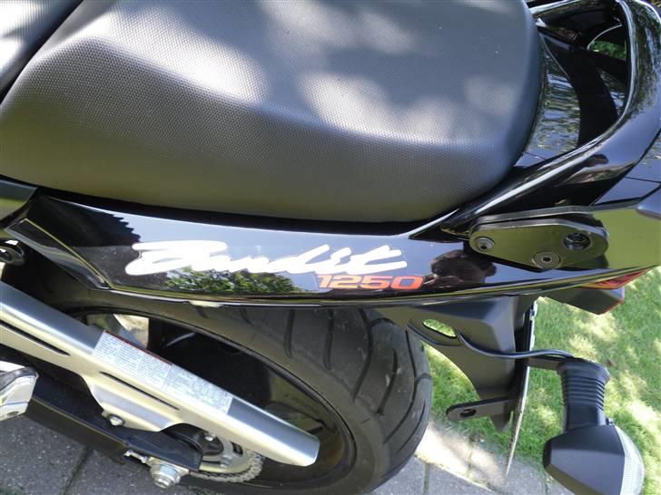 Suzuki GSF 1250 K8 (solgt) billede 18