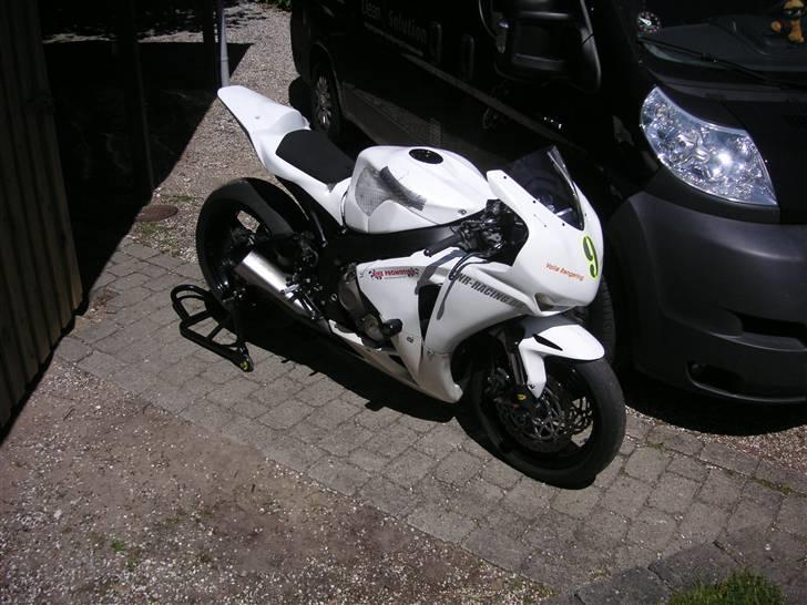 Honda CBR1000RR (solgt) billede 3