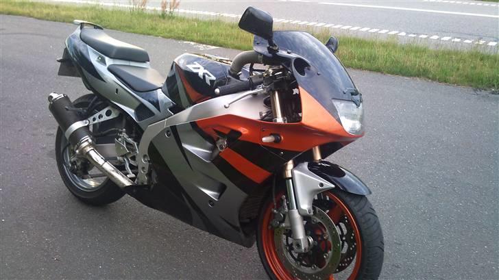 Kawasaki ZXR 400 billede 3