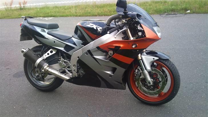 Kawasaki ZXR 400 billede 4