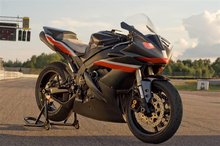 Yamaha YZF R1 Baneged billede 1