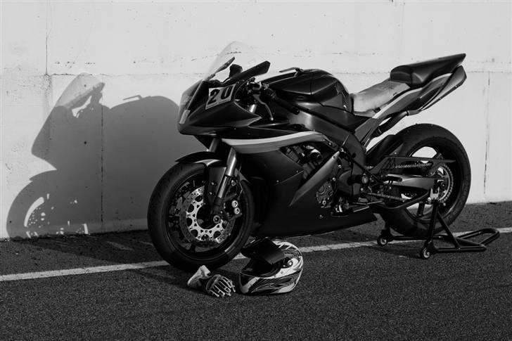 Yamaha YZF R1 Baneged billede 2