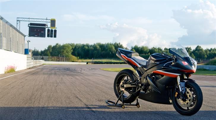 Yamaha YZF R1 Baneged billede 5