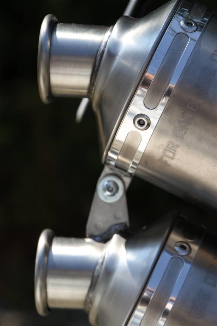 Aprilia RSV 1000 Tuono - Syntes at det ser for fedt ud med den shotgun... billede 7