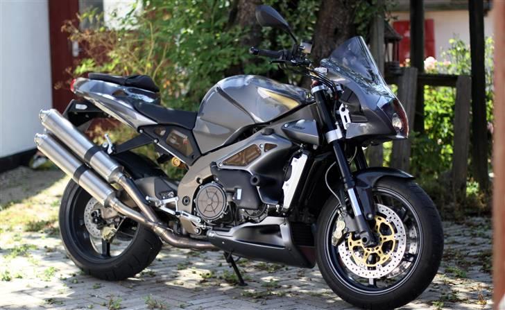 Aprilia RSV 1000 Tuono billede 10