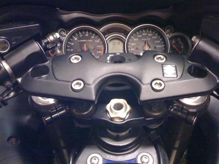 Suzuki GSX 1300 R Hayabusa *Solgt* - Styr hævet 3 cm. billede 11