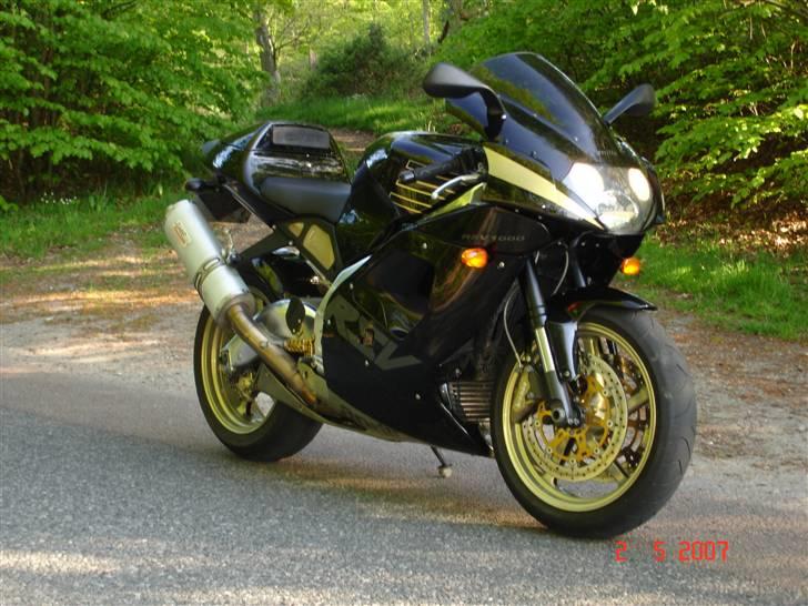 Aprilia RSV 1000 - Ældre billede billede 1