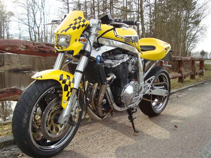 suzuki-gsxr-1100-streetfigther.jpg