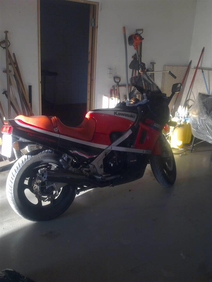 Kawasaki GPZ 600R - Lige kommet hjem billede 3