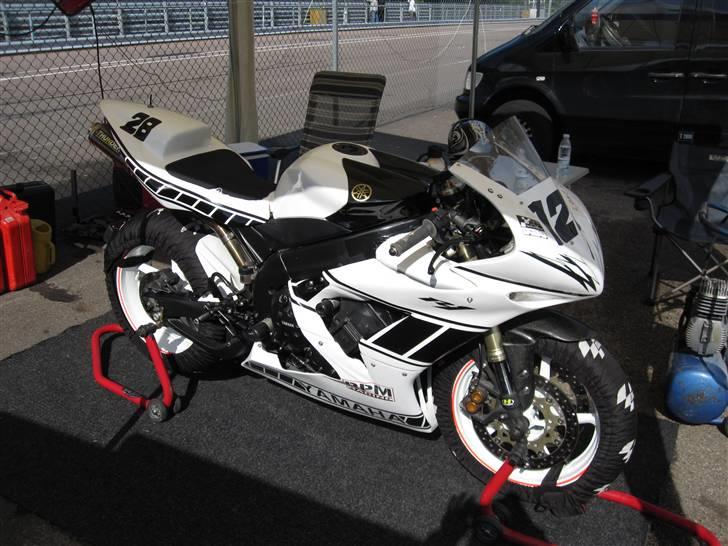 Yamaha r1 Banecykel "solgt" billede 2