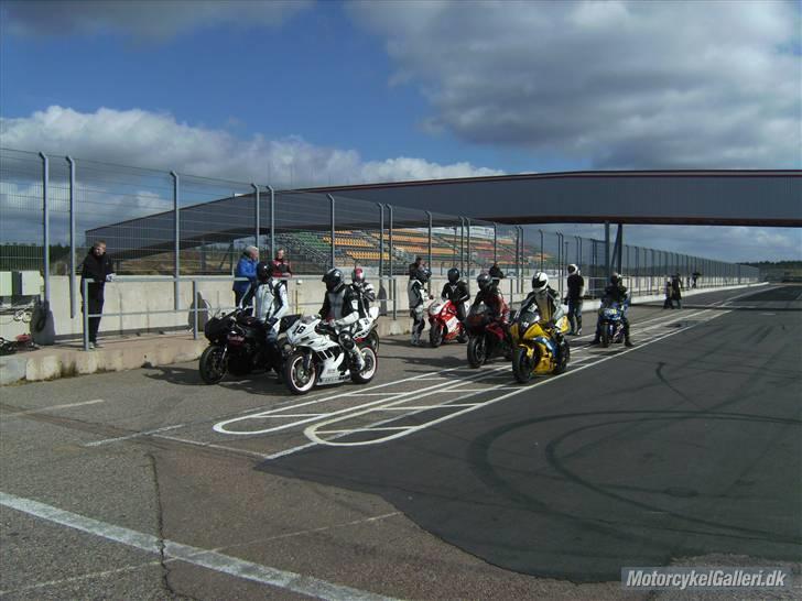 Yamaha r1 Banecykel "solgt" billede 9