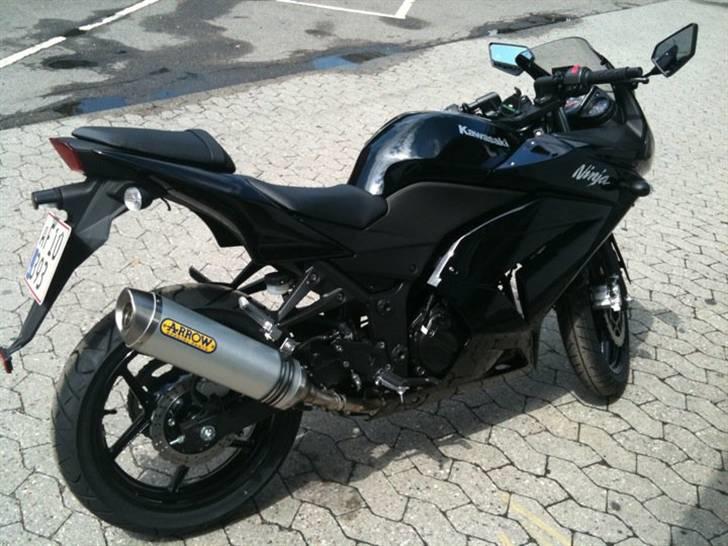 Kawasaki Ninja 250R - da jeg skulle hente den fra forhandleren. triptæller 2,3 km :) billede 13