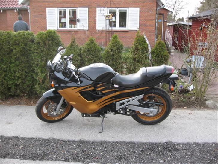 Suzuki gsx 600 f - Dronningen... billede 2