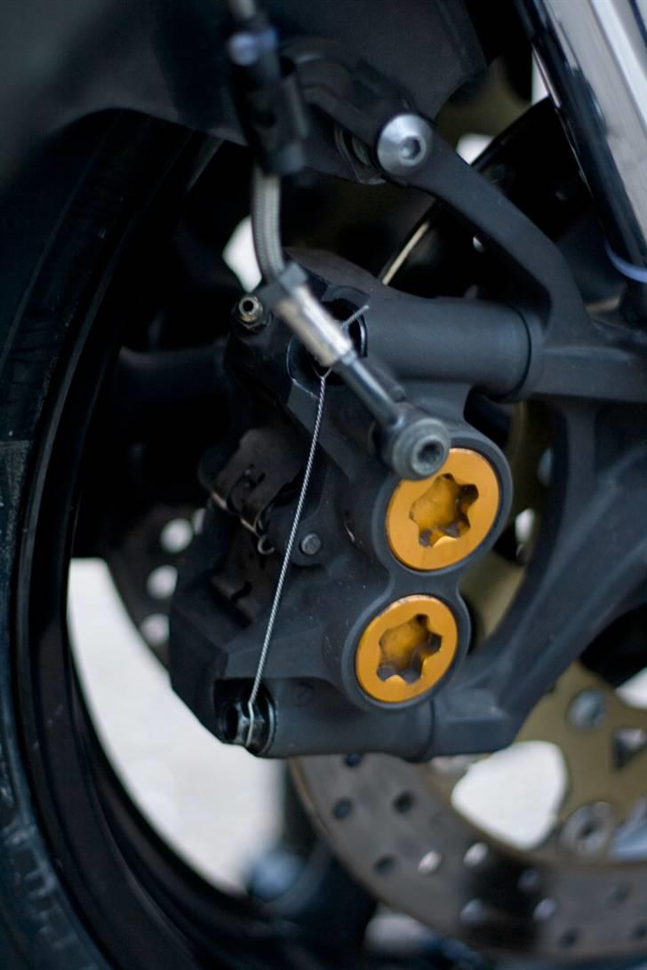 Yamaha YZF R1 Baneged billede 8