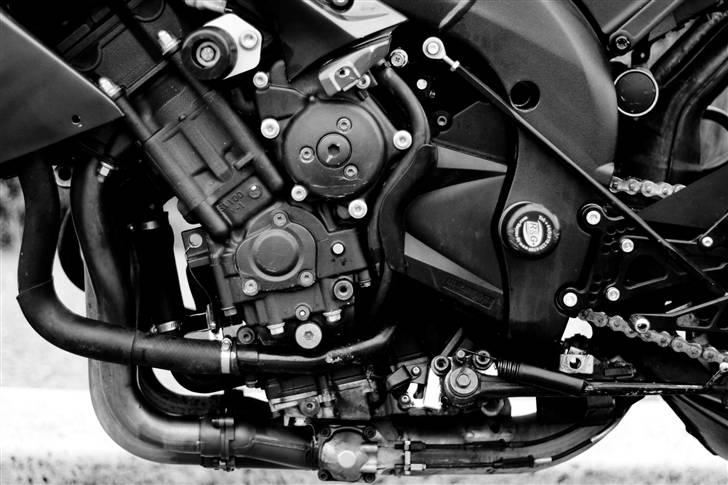 Yamaha YZF R1 Baneged billede 12