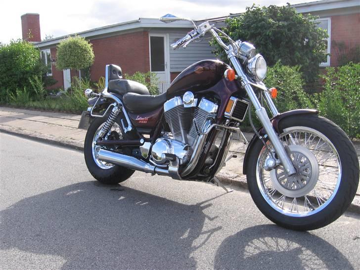 Suzuki Intruder vs 1400 SOLGT billede 2