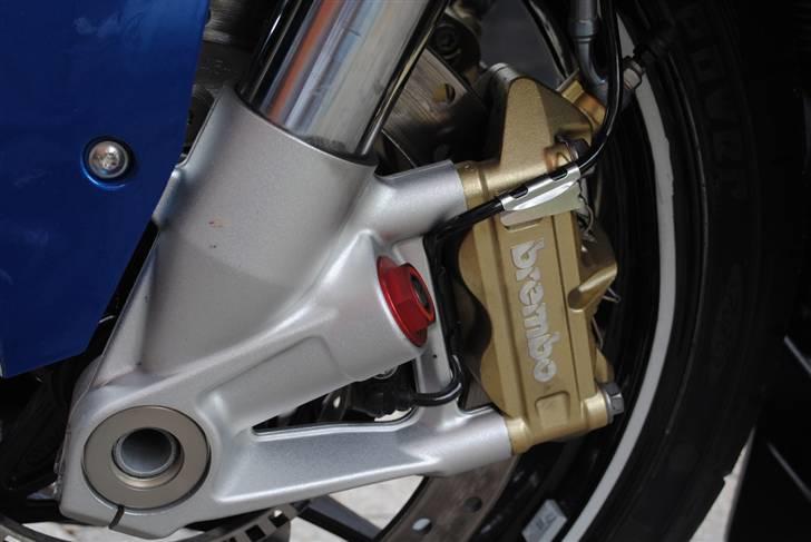 BMW S1000RR - Ser ikke ud af meget men de bremser sindsygt godt :) billede 7