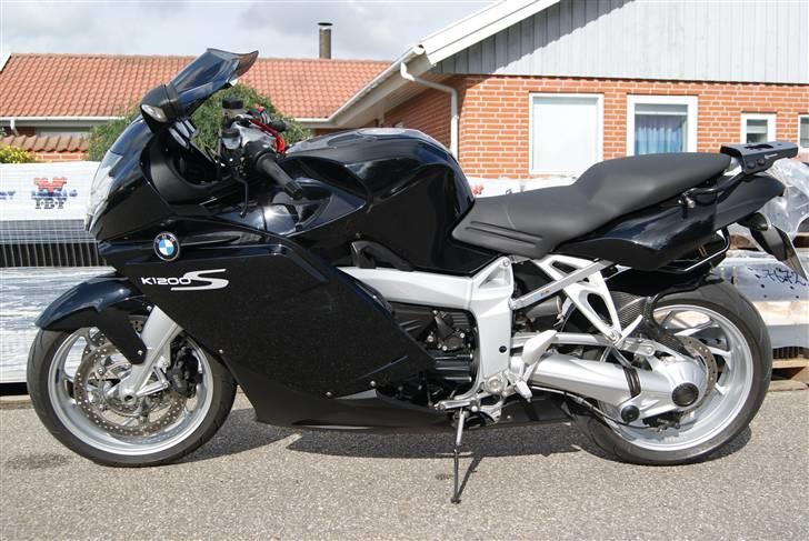 BMW K1200S - SOLGT - nyvasket og ren billede 18