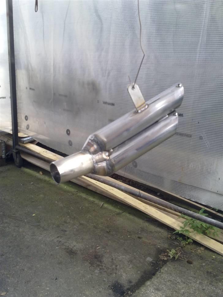 Suzuki Gladius sfv 650-solgt - Klar til at blive malet. billede 10