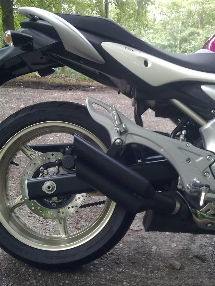 Suzuki Gladius sfv 650-solgt - Video med lyd- Kommer måske en dag. :-) billede 14