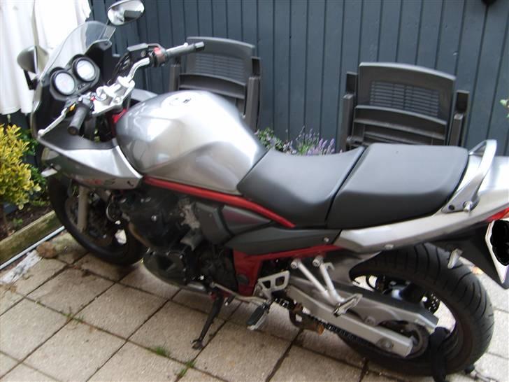 Suzuki GSF650/S billede 1
