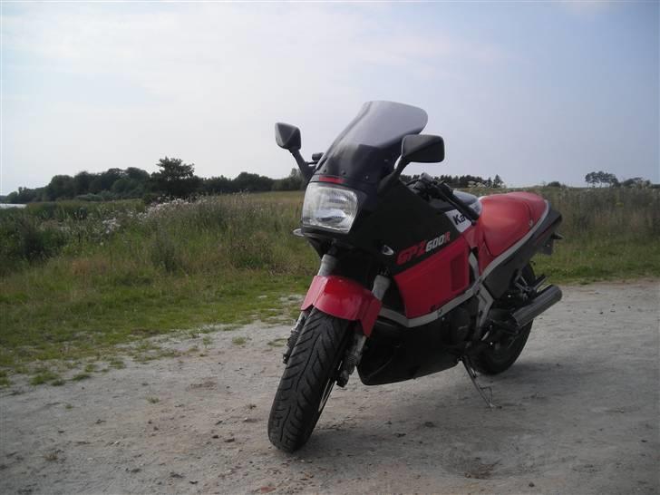 Kawasaki GPZ 600R billede 7