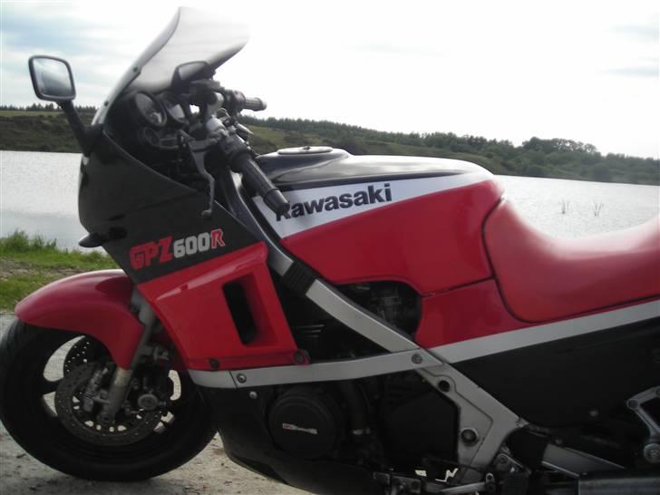 Kawasaki GPZ 600R billede 8