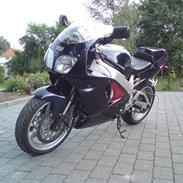 Yamaha YZF 750 R