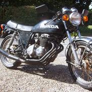 Honda cb 400 four