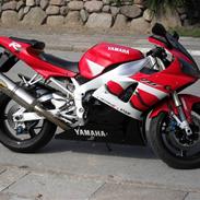 Yamaha R1