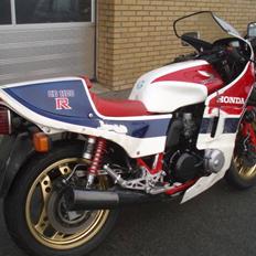 Honda CB1100R
