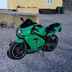 Kawasaki ZX9R
