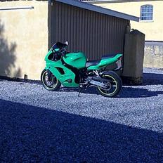 Kawasaki ZX9R