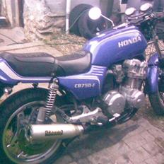 Honda cb 750f solgt d 10/5-2011
