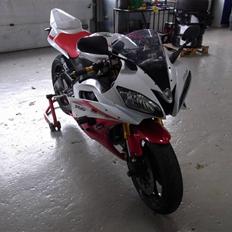 Yamaha yzf R6 (solgt)