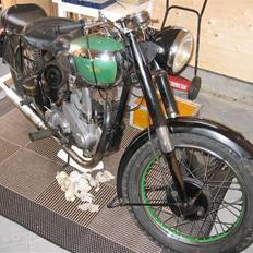 BSA B31