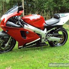 Kawasaki ZX-7R Solgt