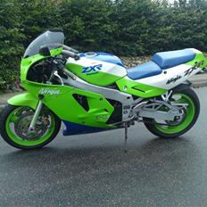 Kawasaki zxr 750