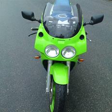 Kawasaki zxr 750