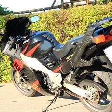 Suzuki RF 900 R Solgt