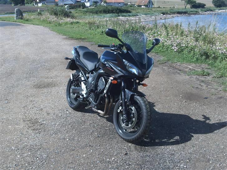 Yamaha FZ 6 s2 - Den her jo overtaget garagen billede 1